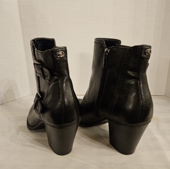 Women's Bandolino Ankle Boots - Picture 4 of 5